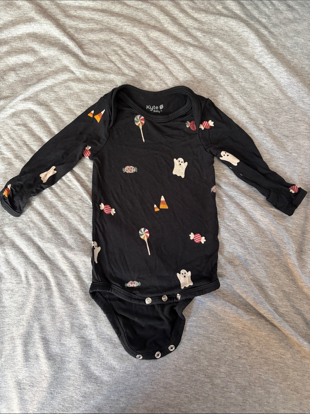 Kyte BABY Black Halloween Ghost & Candy Long-Sleeve Bodysuit